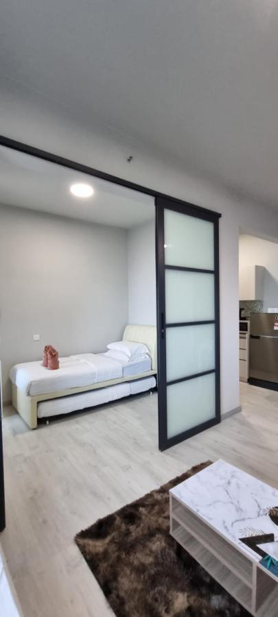 Nana Homestay - Jesselton Quay Kota Kinabalu Esterno foto